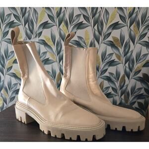 Zara chunky Chelsea boots in light beige leather.